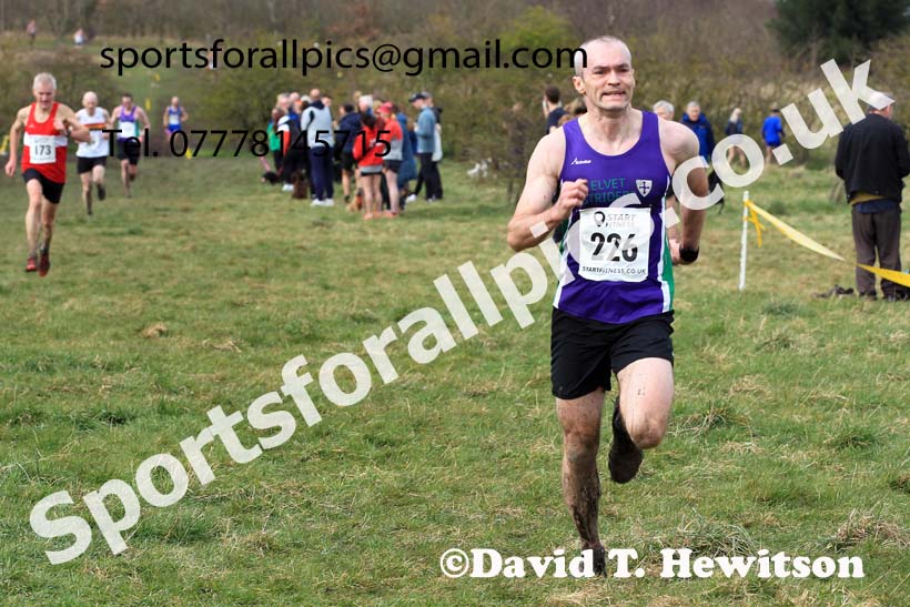 Men 35 to 60 in the 2023 BMAF Cross Country Champs., Wallsend. Photo: David T. Hewitson/Sports for All Pics